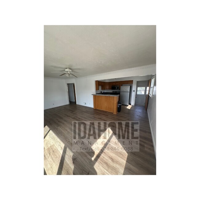 Building Photo - Charming single family home for rent close to Alameda Park!