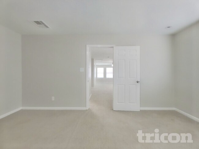 Building Photo - 23303 Crosscut Pass Dr