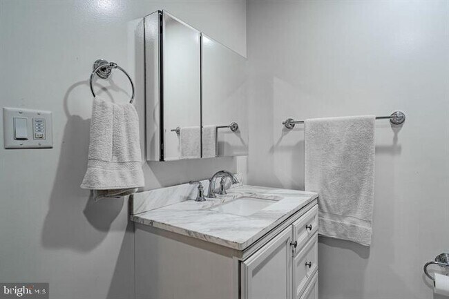 Building Photo - 126 N Wayne St