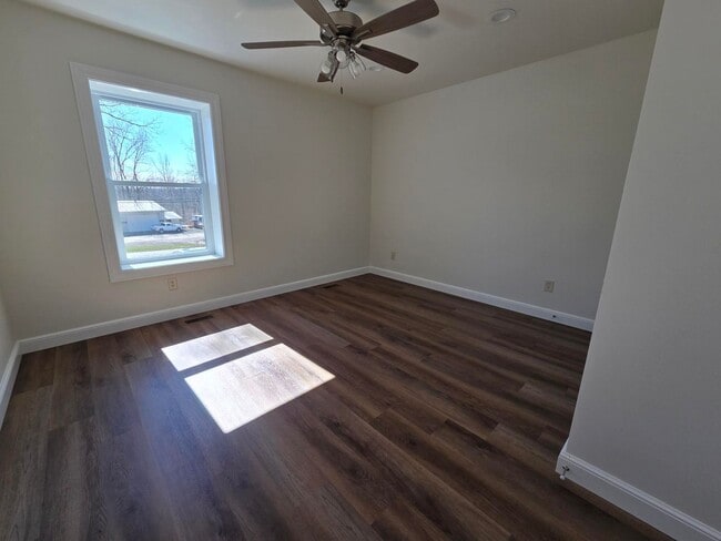 Building Photo - 43 W Main St