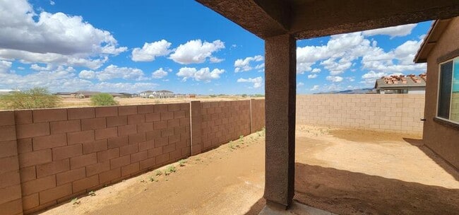 Building Photo - 7822 S Wolf Creek Dr