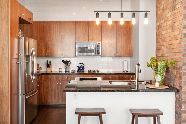 Building Photo - Modern Chic 2 bedroom at M2i