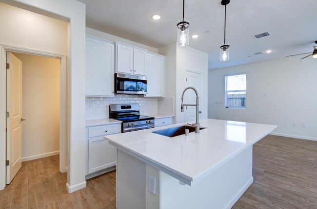 Building Photo - 1527 Foxhill Ln