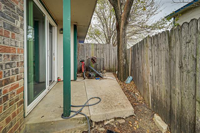Building Photo - 311 Kings Way Dr