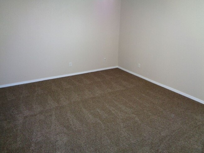 Building Photo - Adorable Single Level Eastside Home With E...