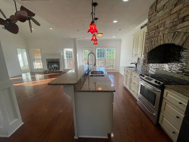 Building Photo - 880 Willow Lake