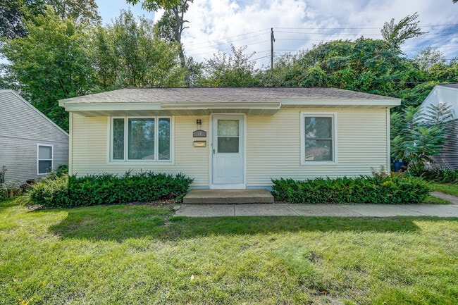 Building Photo - 8 Craig Ave