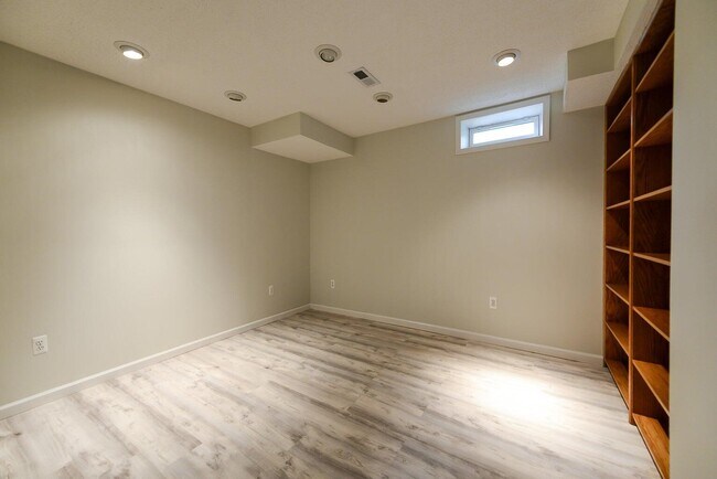 Building Photo - 2400 Rockport Ct