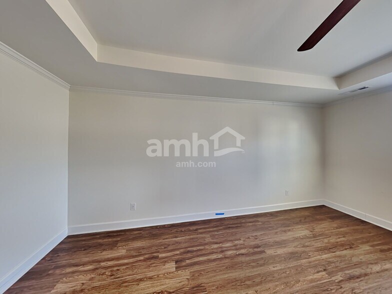 Building Photo - 5240 Maxwell Rd