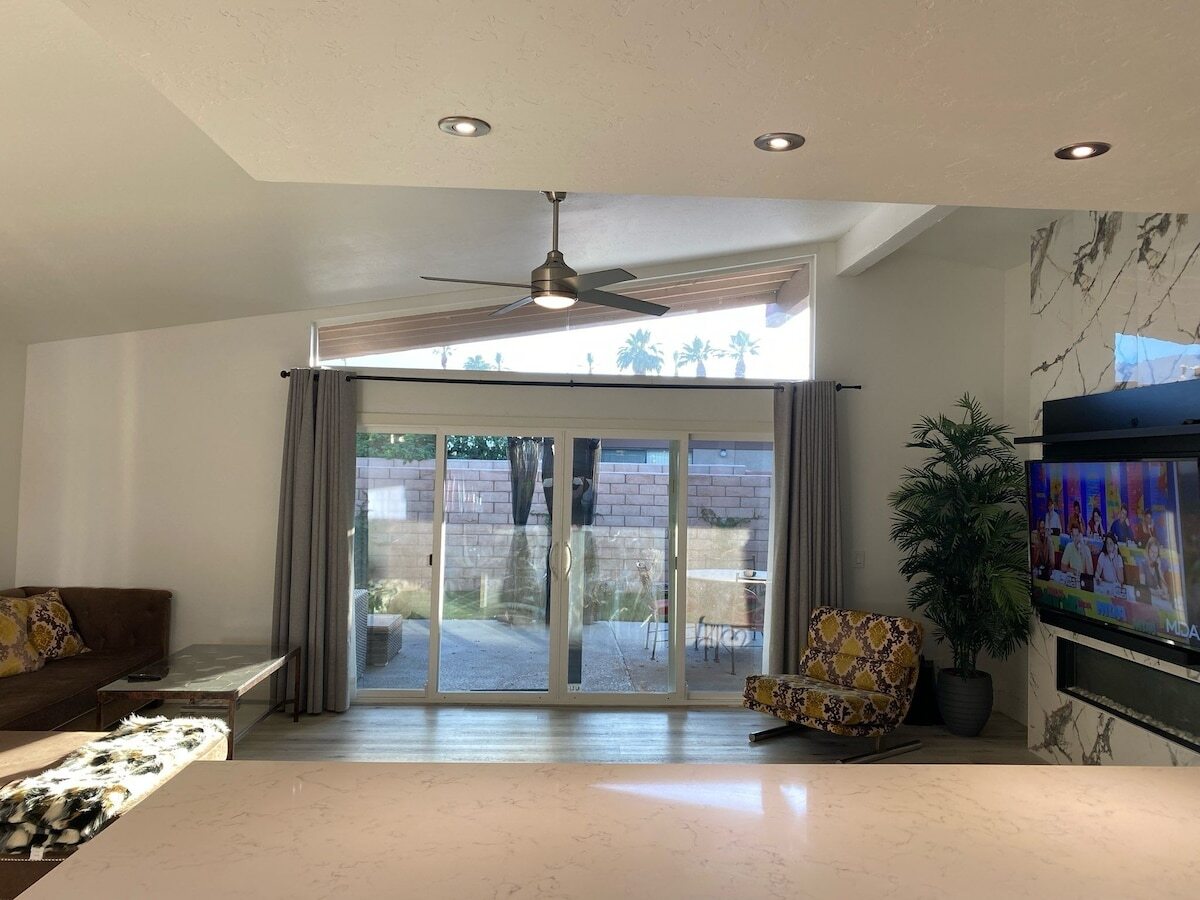 Building Photo - 74111 Catalina Way