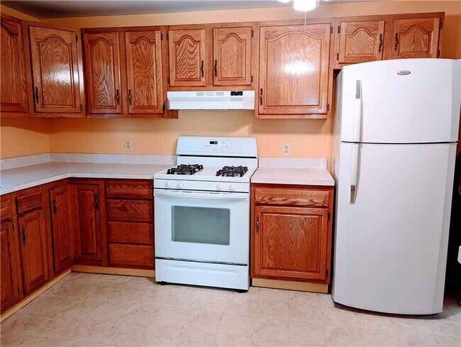 Building Photo - 111 Bidwell Terrace