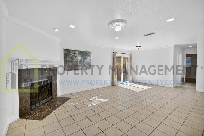 Building Photo - 8991 Fox Creek Dr