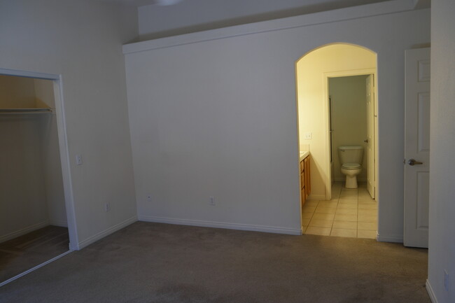 Building Photo - GREAT 4-Bedroom in La Quinta Cove