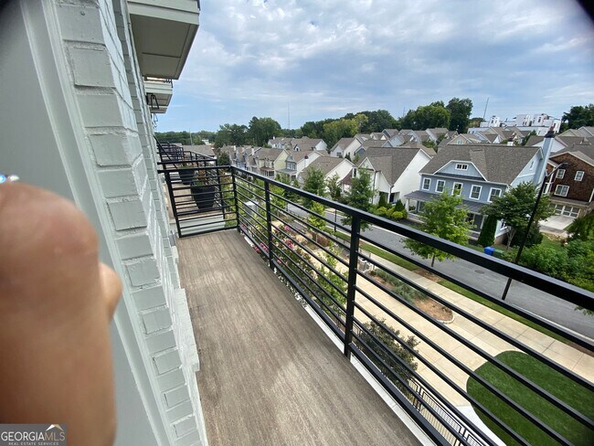 Building Photo - 1295 Longreen Ter NW