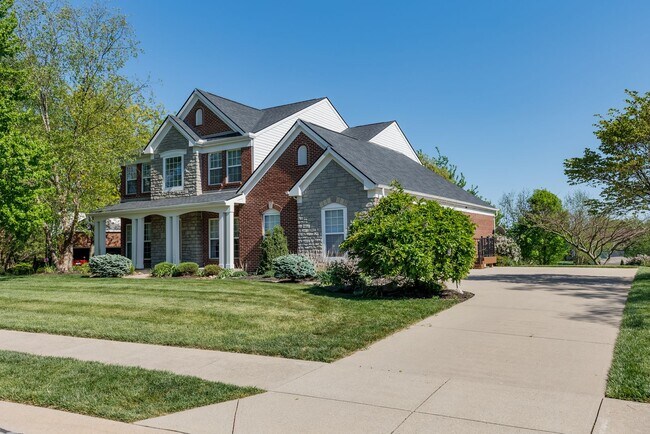 Building Photo - Short term rental available