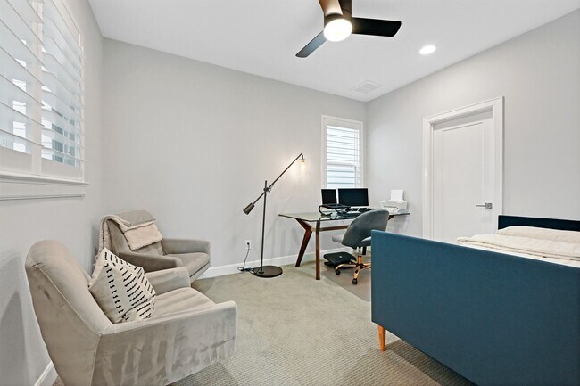 Building Photo - 1715 Goliad St