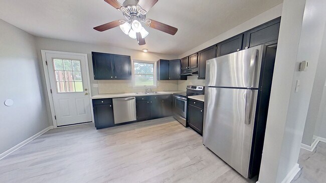 Building Photo - 212 Ark Dr