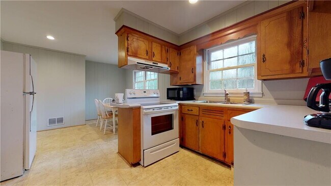 Building Photo - 3 bed, 2 bath single family home in Clemson - Great for students and families