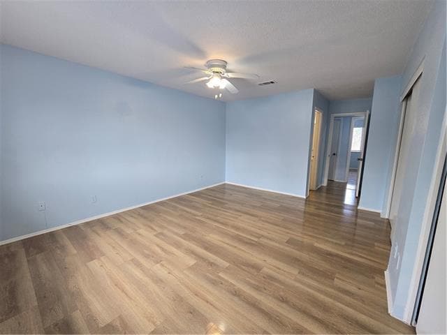 Building Photo - 305 E Club Dr
