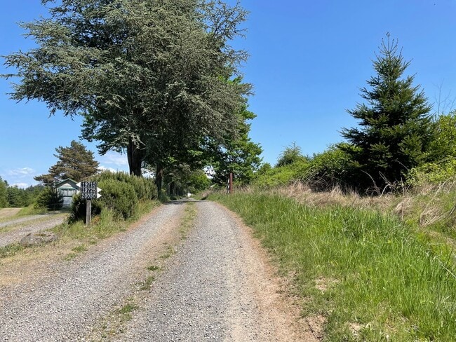 Building Photo - 27 Acres of Private Valley Remodeled Home In Damascus 3Bd/3Ba with Basement!!! Beautiful Deck wit...