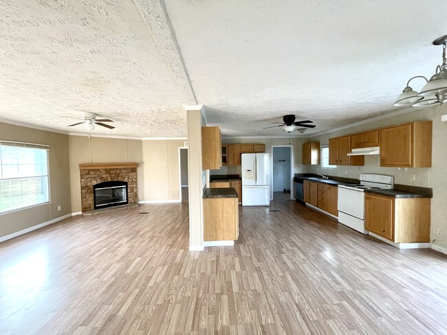 Building Photo - 140 Co Rd 230