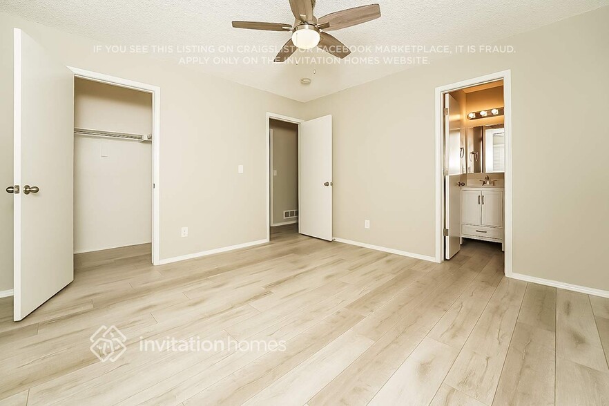 Building Photo - 12230 Newport Dr