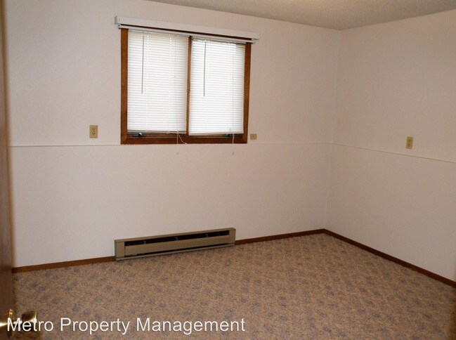 Building Photo - 287-309 Aristocrat Dr