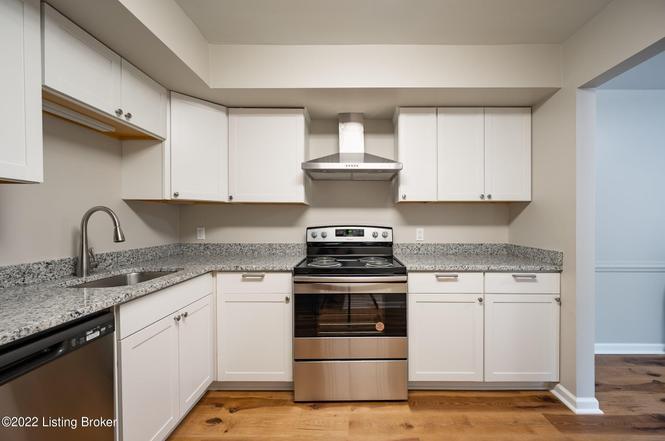 Building Photo - 411 Highwood Dr