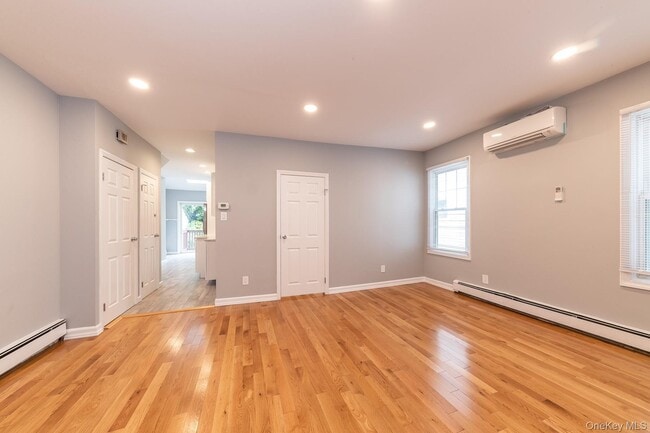 Building Photo - 20 Starks Pl
