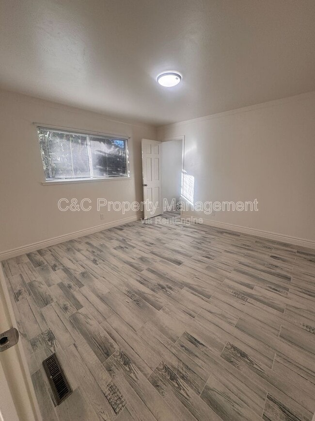 Building Photo - 801 Wainwright St