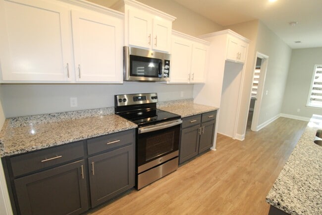 Building Photo - 512 Belmont Ave