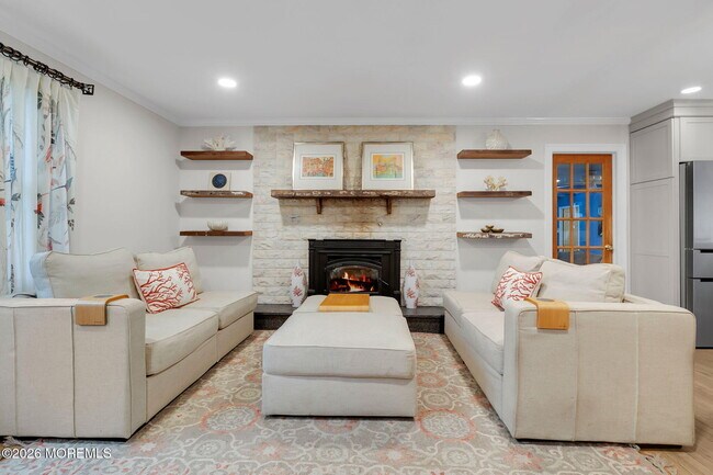 Building Photo - 10 Tilton Rd