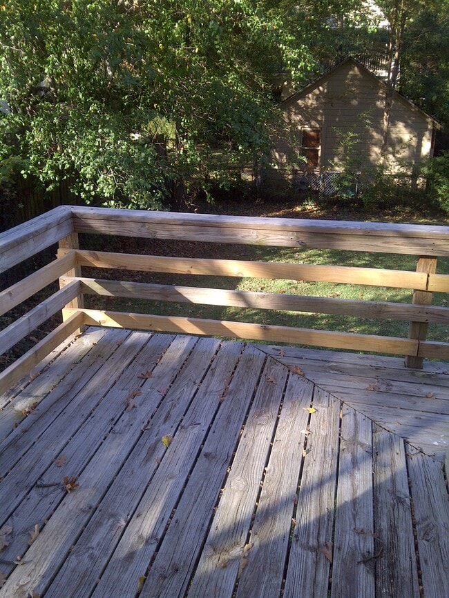 Balcony Deck - 400 W 4th St