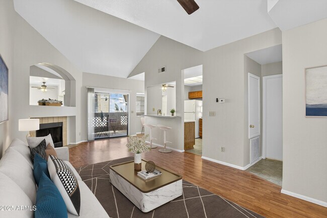 Building Photo - 930 N Mesa Dr