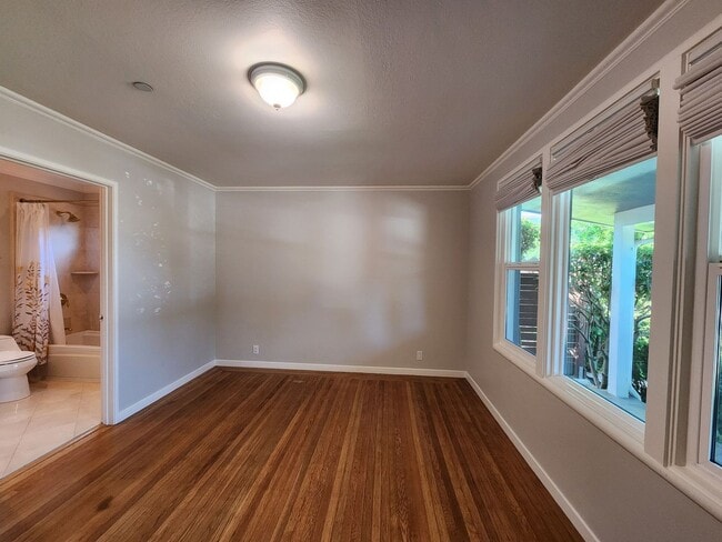 Building Photo - 3220 Del Monte St