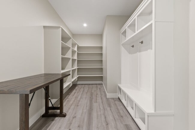 Building Photo - PROMO*** $1000 Off 1st Month of Rent -Beau...