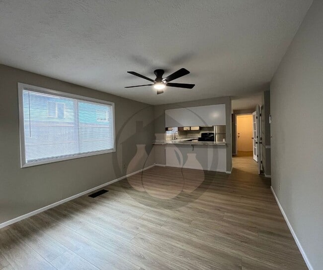 Building Photo - Single Level House-S Salem. Ready to Move in!!!