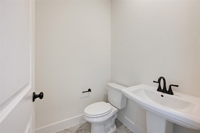 Building Photo - 9601 Dahlia Blvd