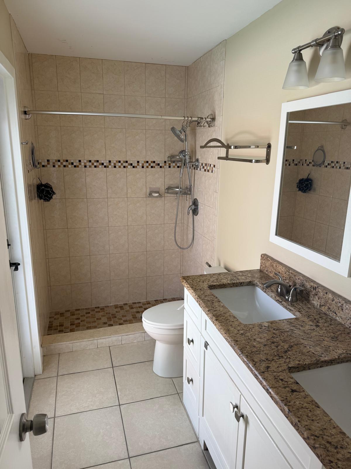 Building Photo - 2139 Fairmont Cir