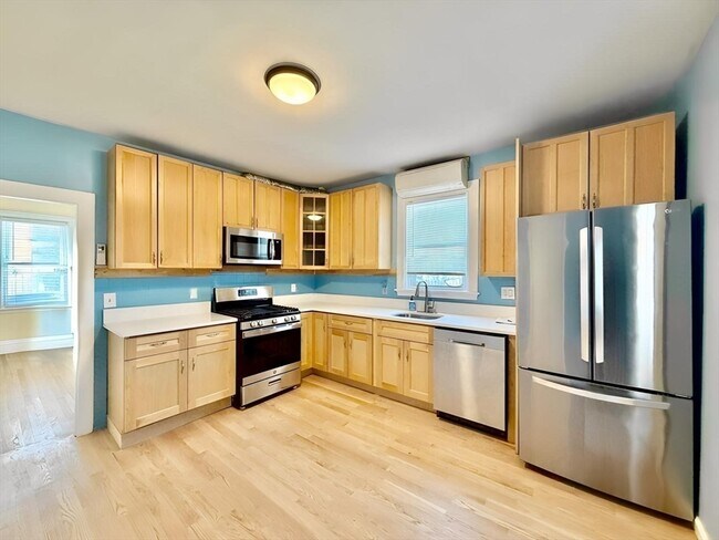 Building Photo - 12 Hall Pl