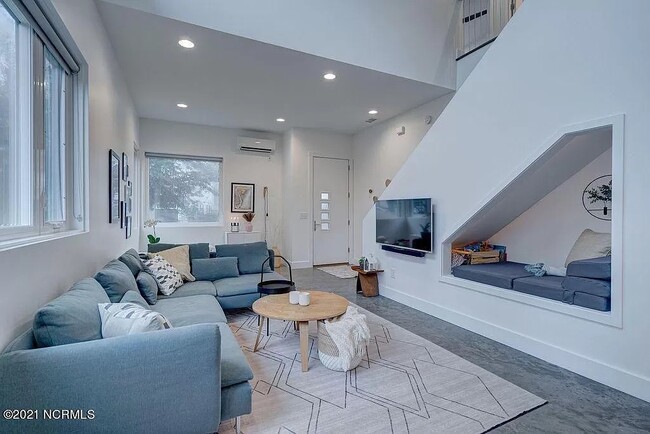 Living Room 1 - 2525 Tonbo Trl