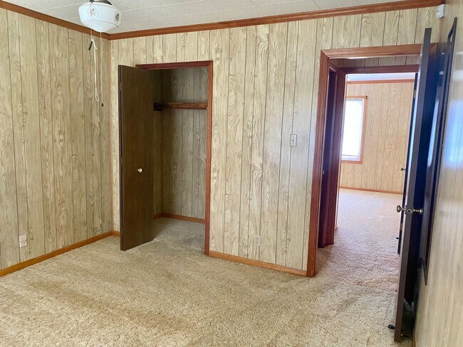 Building Photo - 3 BR house on quiet street