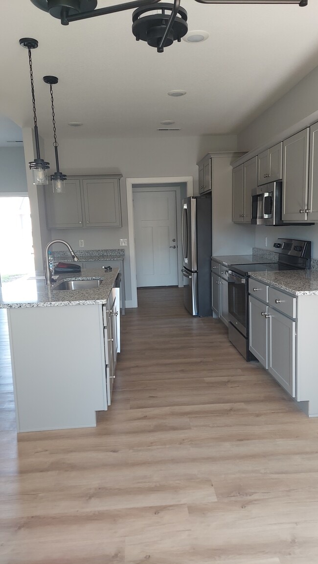 Building Photo - 1738 Sierra