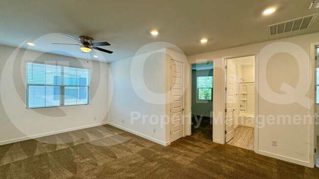 Building Photo - 1068 E Sabino Dr