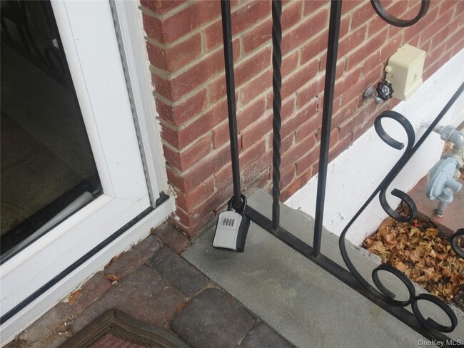 Building Photo - 5 Coyne Dr