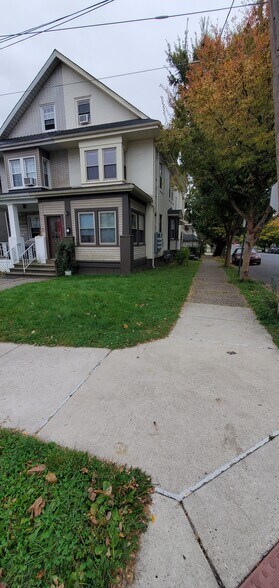 Front of Building - 531 W Union Blvd