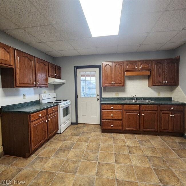 Building Photo - 141 Highland Ave
