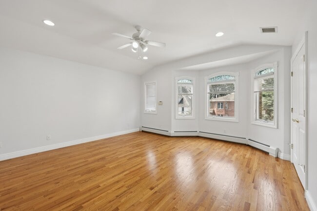Building Photo - 285 Knox Ave