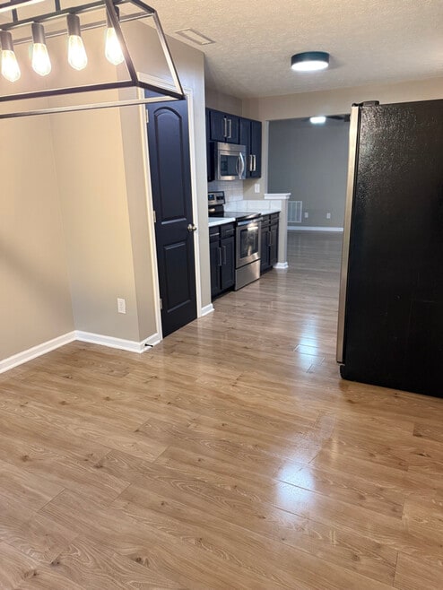 Building Photo - 3711 White Cliff Way