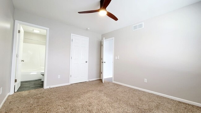 Building Photo - 1533 Tall Grass Prairie Dr